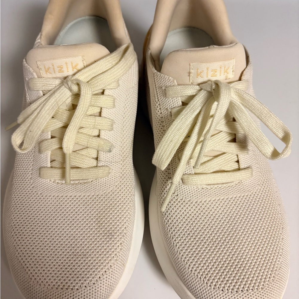 Kizik Women's Cream Athletic Shoes